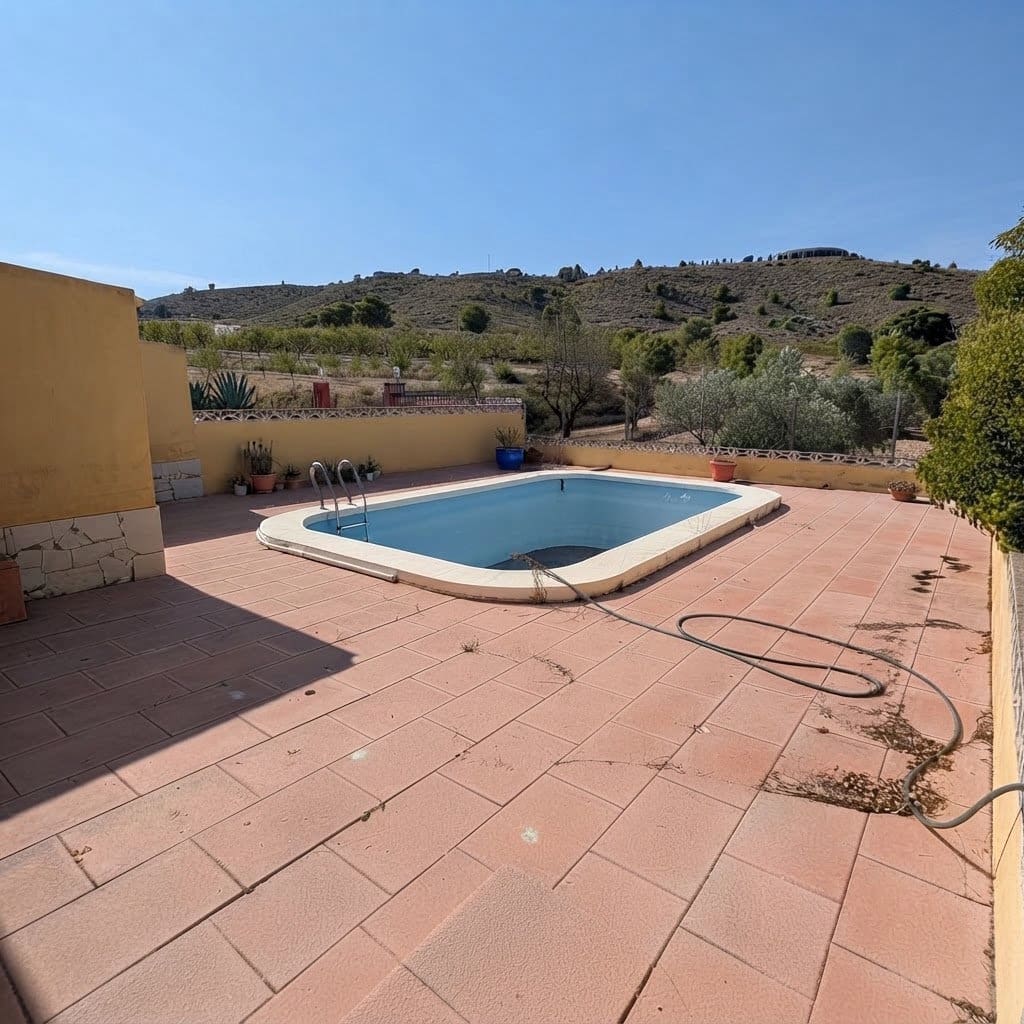 3 bedroom Finca/Country House for sale in Sax with pool garage - € 197,000 (Ref: 10138775)