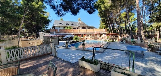 10 bedroom Finca/Country House for sale in Monóvar / Monóver with pool - € 594,950 (Ref: 6228941)