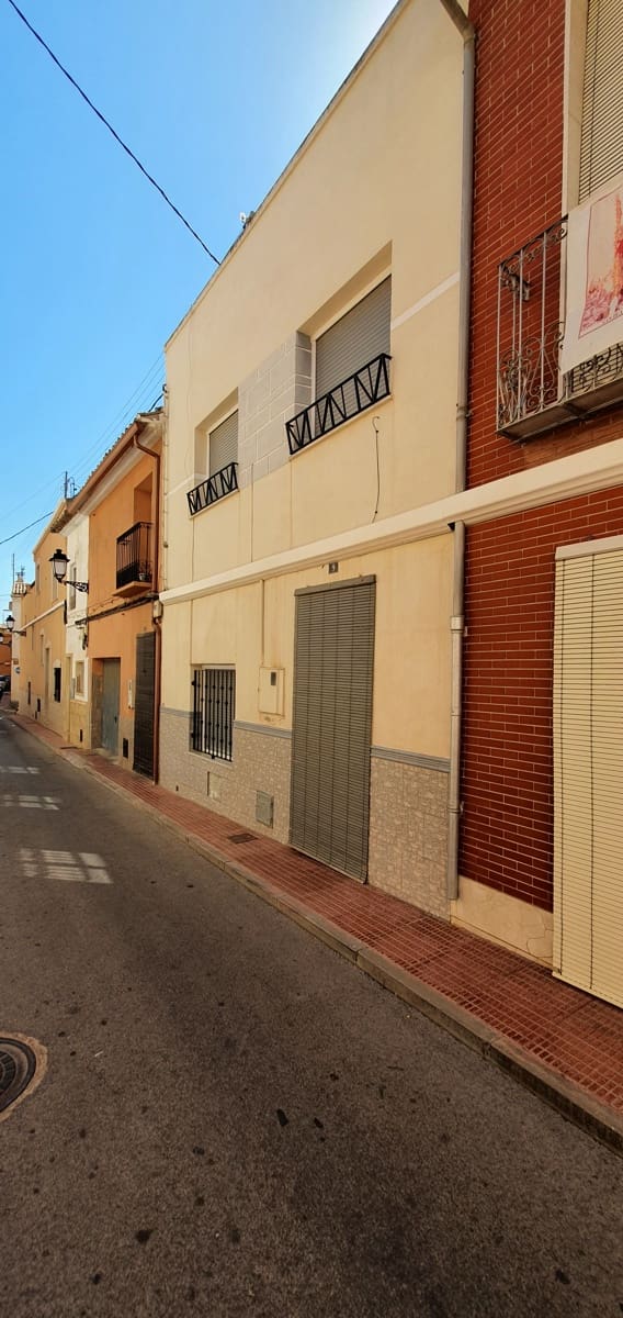 4 soveværelse Byhus til salg i Sax - € 110.000 (Ref: 6900759)