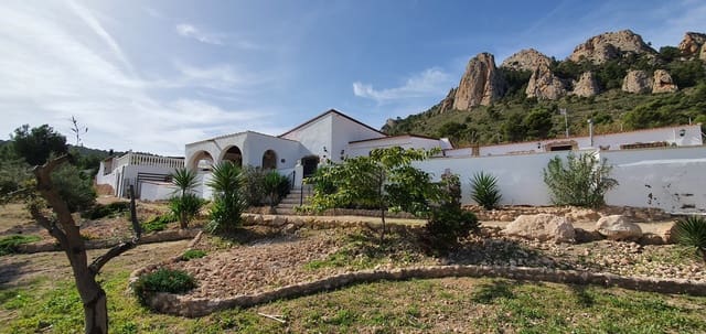 5 bedroom Finca/Country House for sale in Sax with pool - € 349,500 (Ref: 7158454)