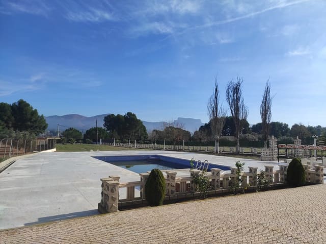 6 slaapkamer Villa te koop in Sax met zwembad - € 460.000 (Ref: 7348214)