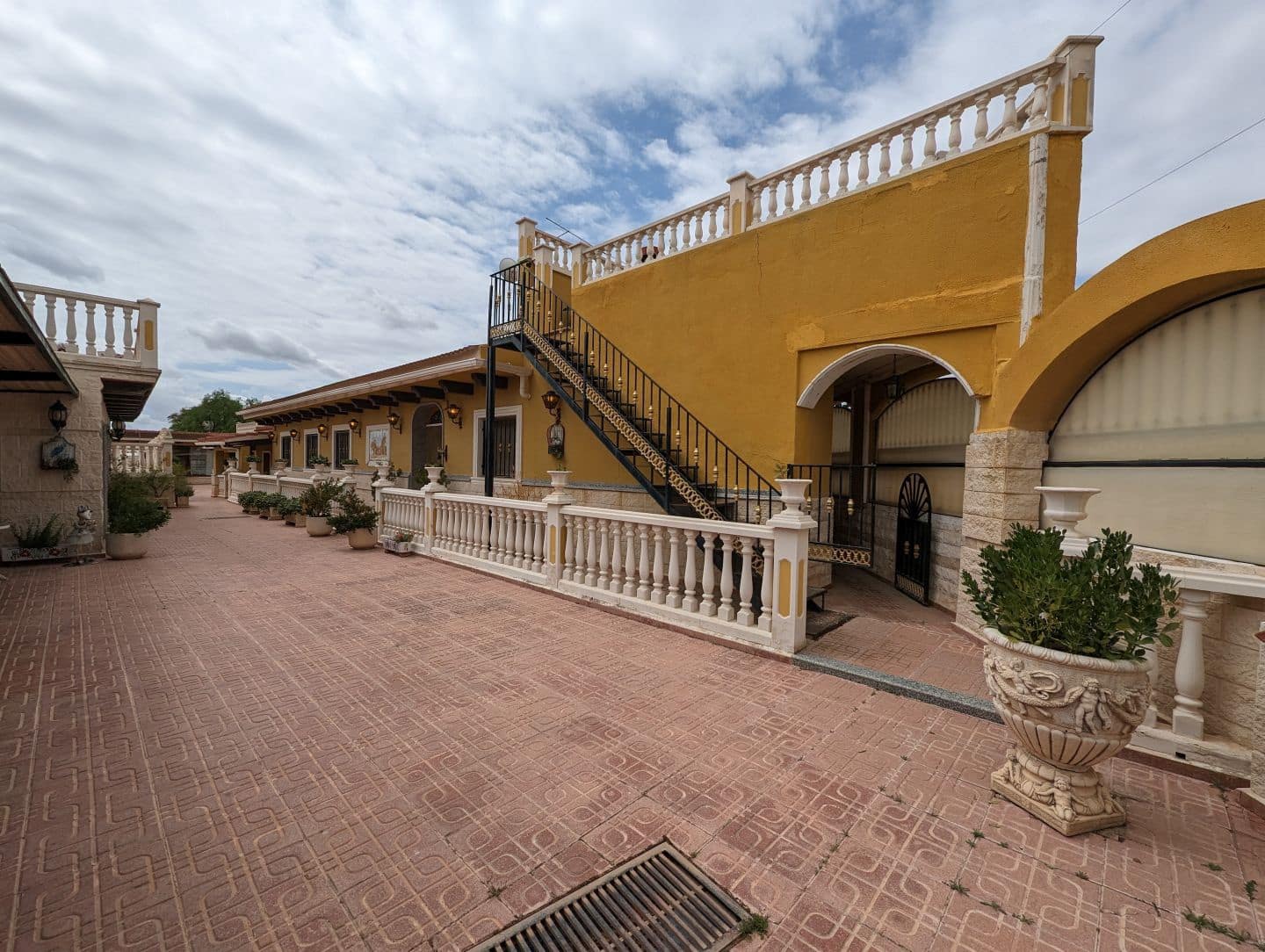 5 soverom Villa til salgs i Sax - € 310 000 (Ref: 7626059)