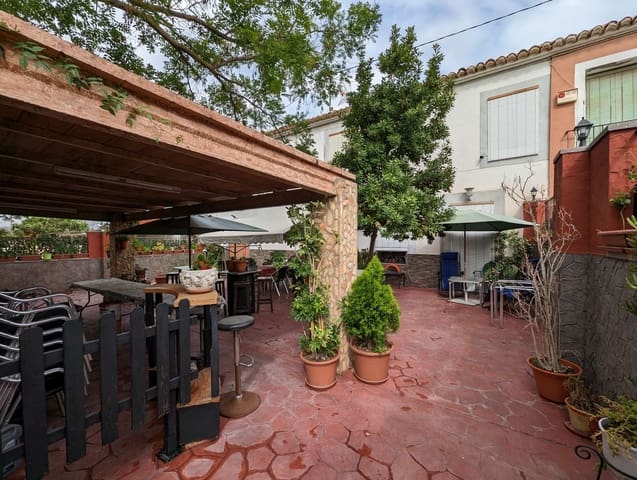 8 sypialnia Finka/Dom wiejski na sprzedaż w Sax z garażem - 220 000 € (Ref: 7646759)