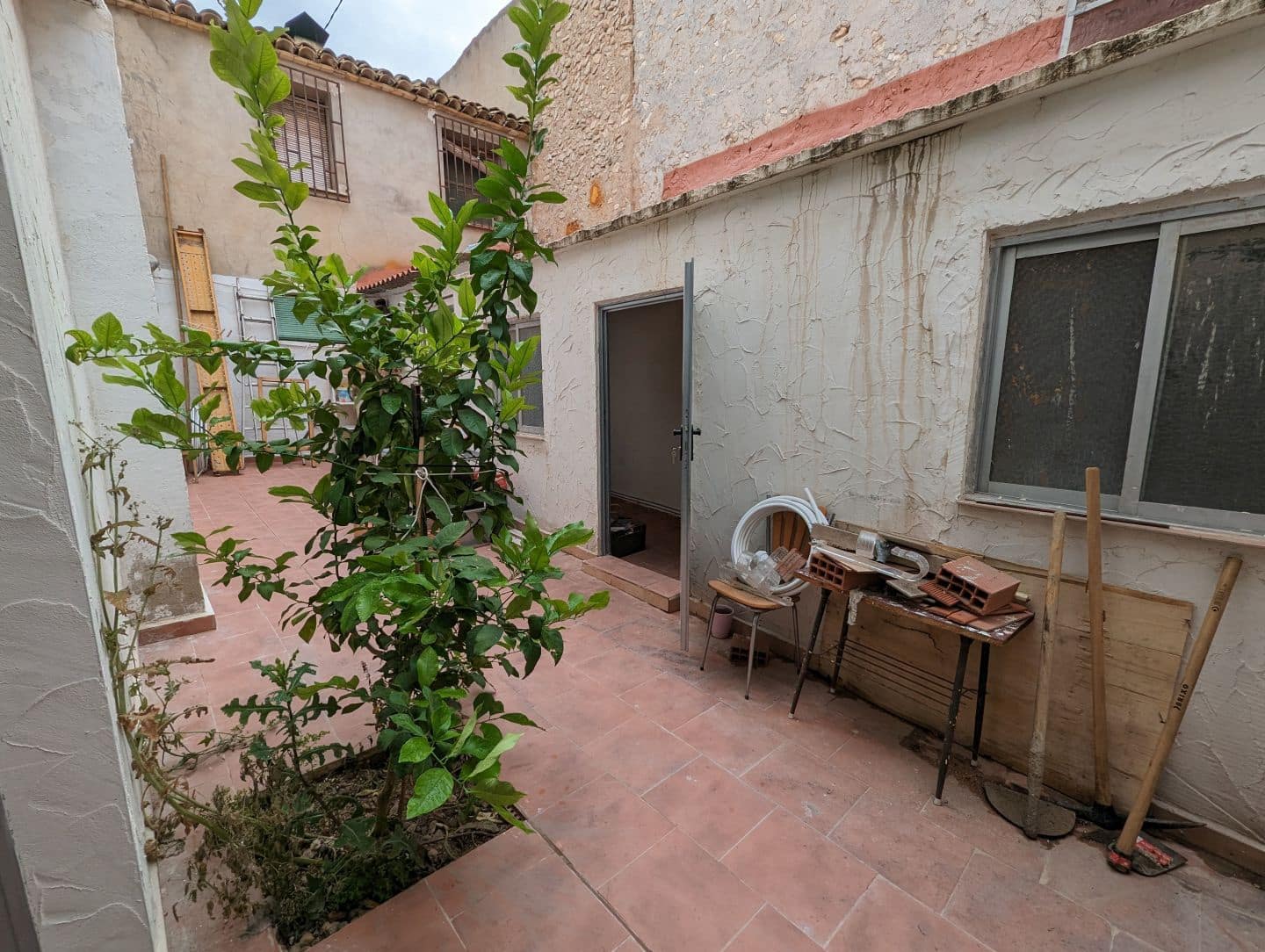 8 slaapkamer Finca/Landhuis te koop in Sax met garage - € 220.000 (Ref: 7646759)
