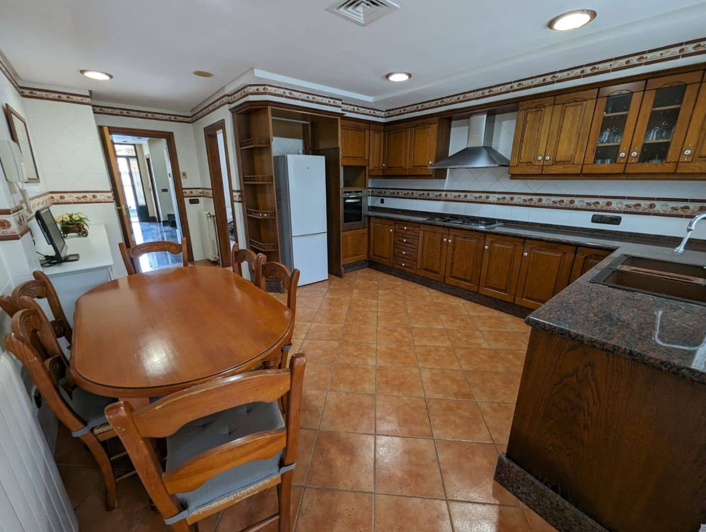 4 soveværelse Villa til salg i Elda med swimmingpool - € 425.000 (Ref: 8512374)