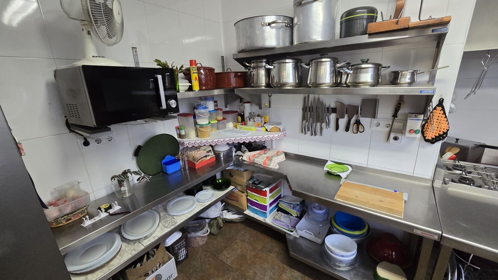 4 soveværelse Byhus til salg i Sax med swimmingpool garage - € 415.000 (Ref: 8646983)