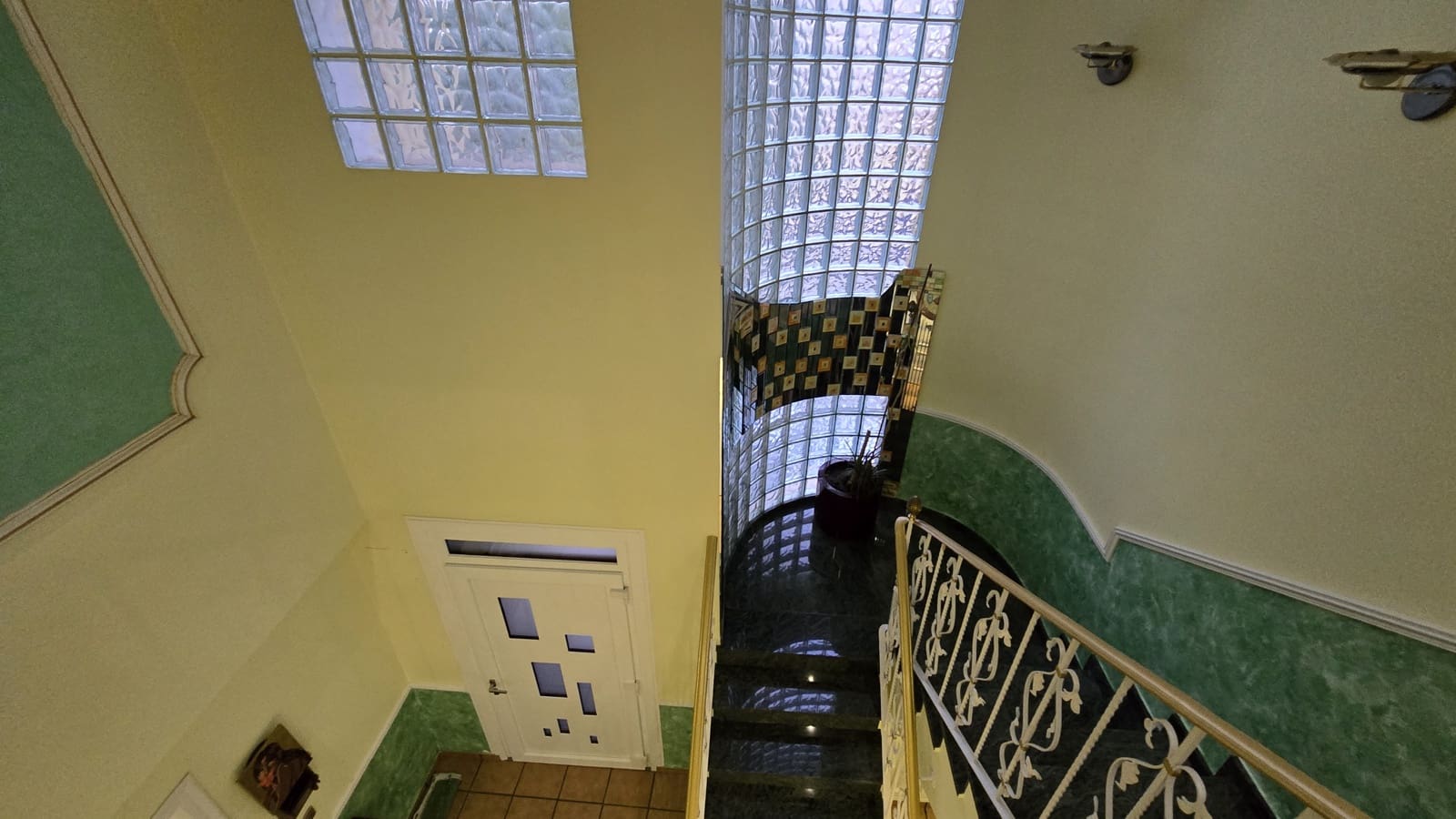 4 soveværelse Byhus til salg i Sax med swimmingpool garage - € 415.000 (Ref: 8646983)