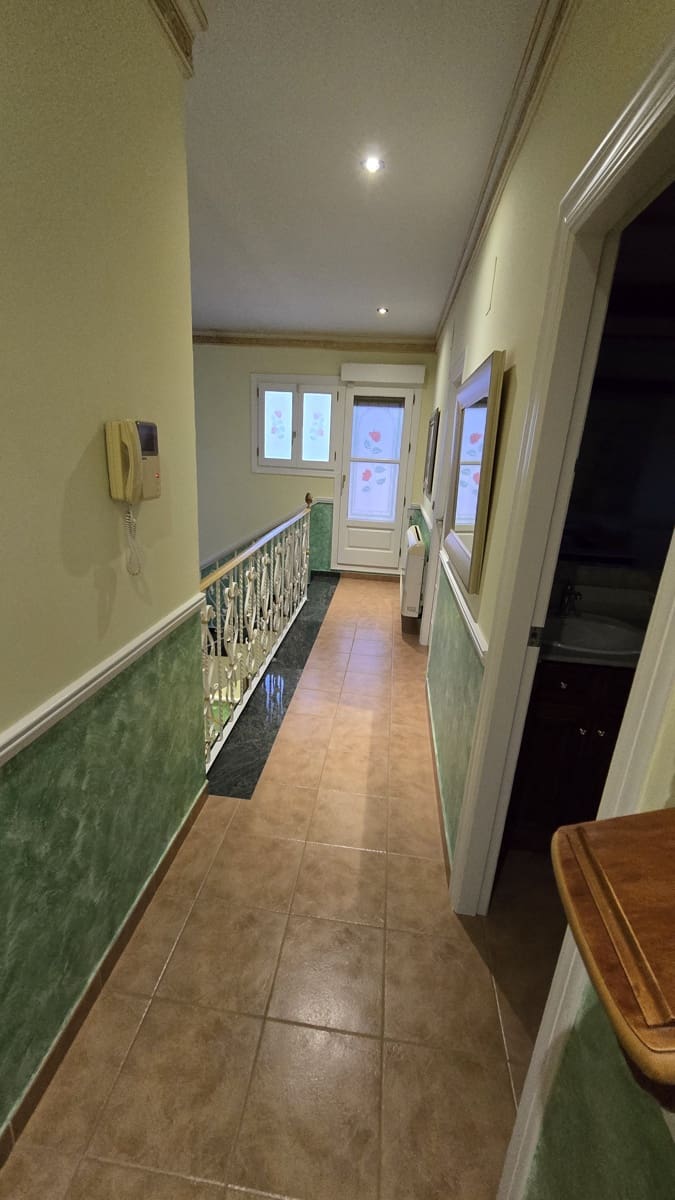 4 soveværelse Byhus til salg i Sax med swimmingpool garage - € 415.000 (Ref: 8646983)