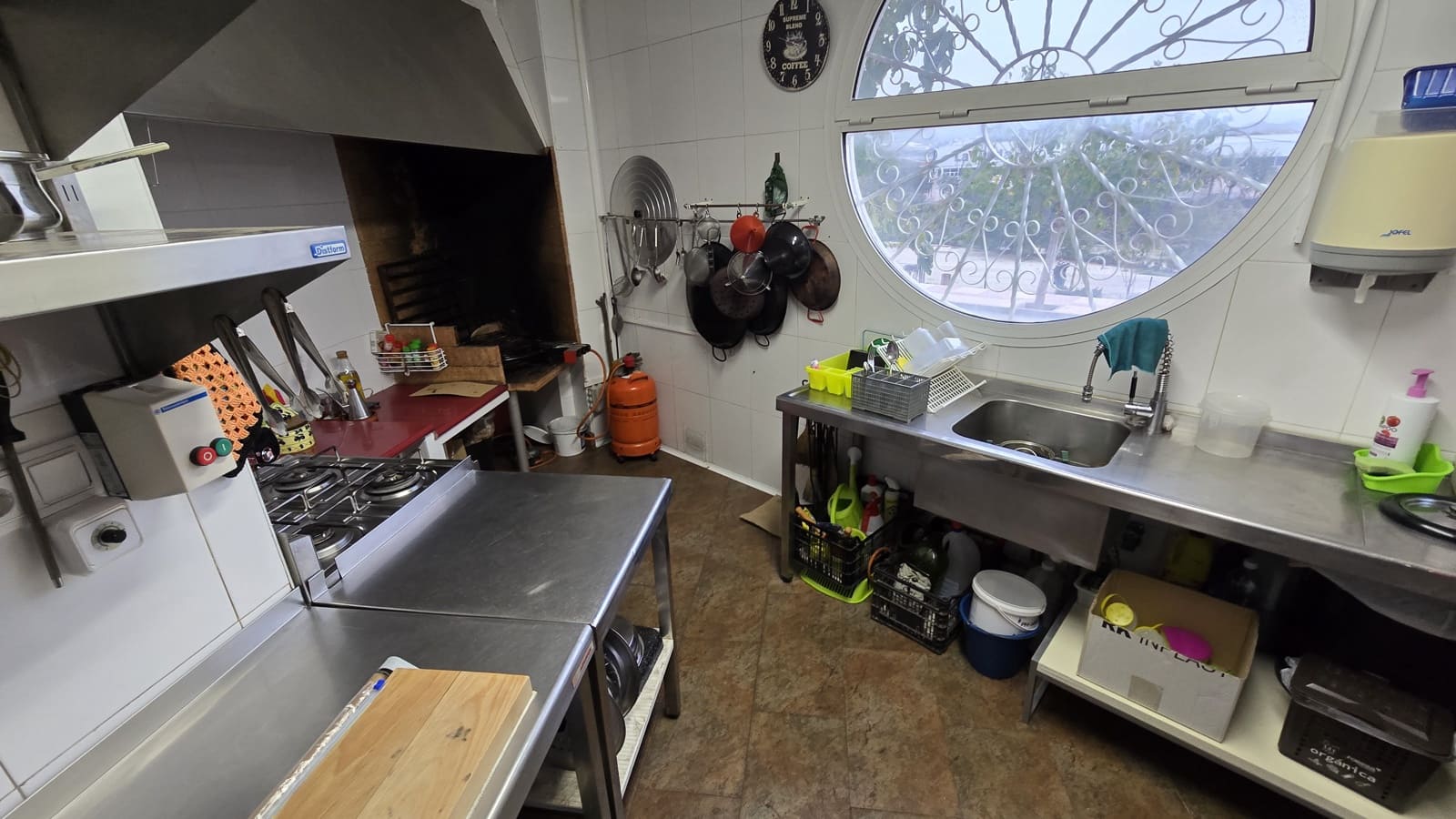 4 soveværelse Byhus til salg i Sax med swimmingpool garage - € 415.000 (Ref: 8646983)