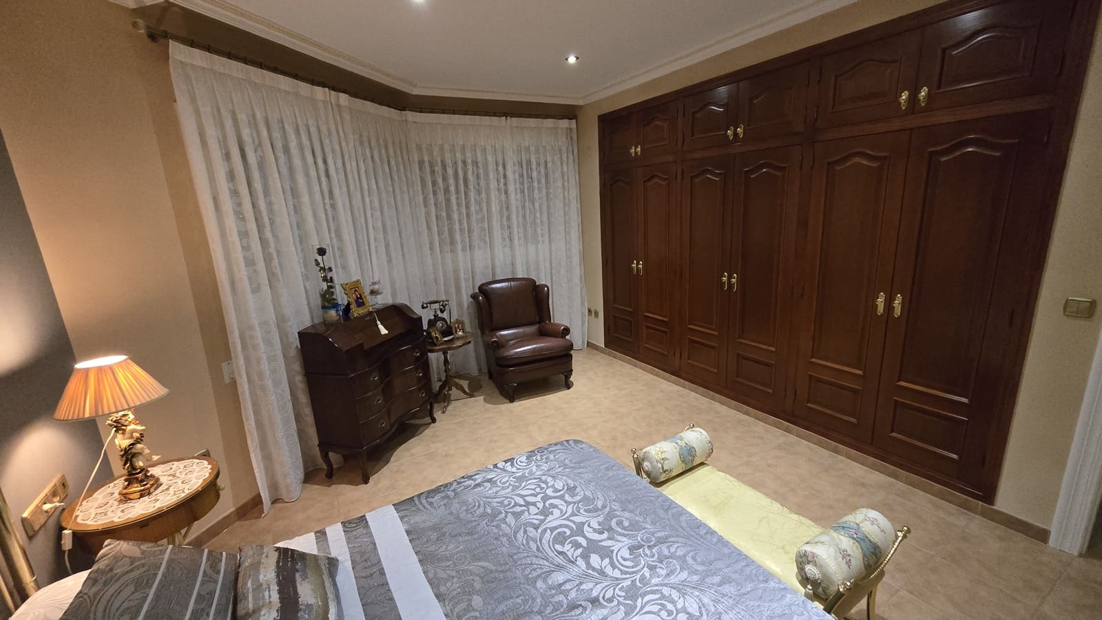 4 soveværelse Byhus til salg i Sax med swimmingpool garage - € 415.000 (Ref: 8646983)