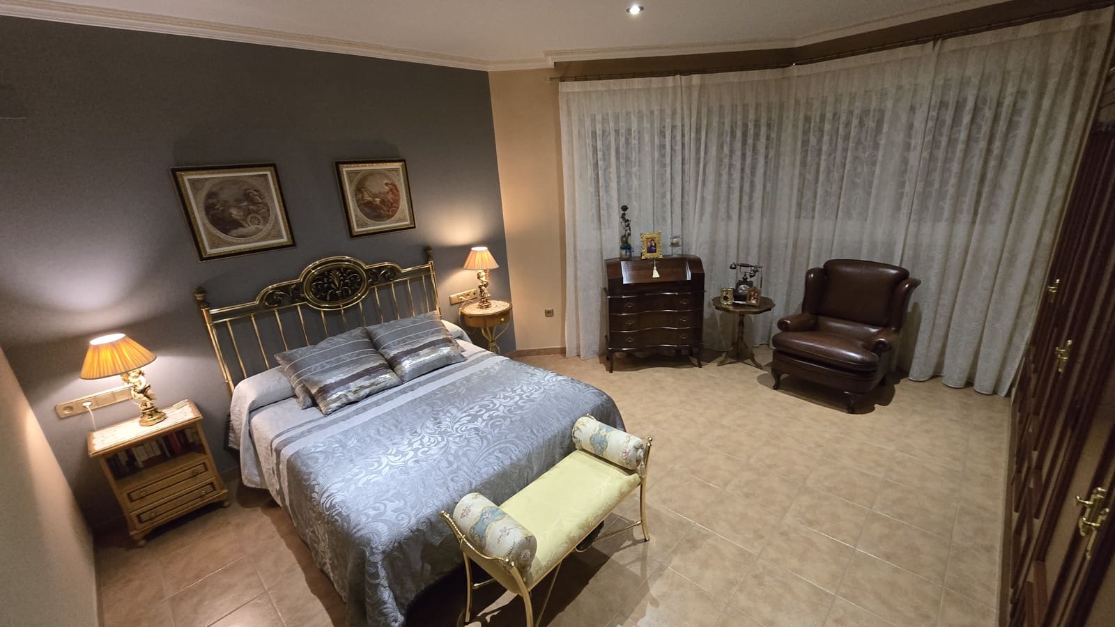 4 soveværelse Byhus til salg i Sax med swimmingpool garage - € 415.000 (Ref: 8646983)