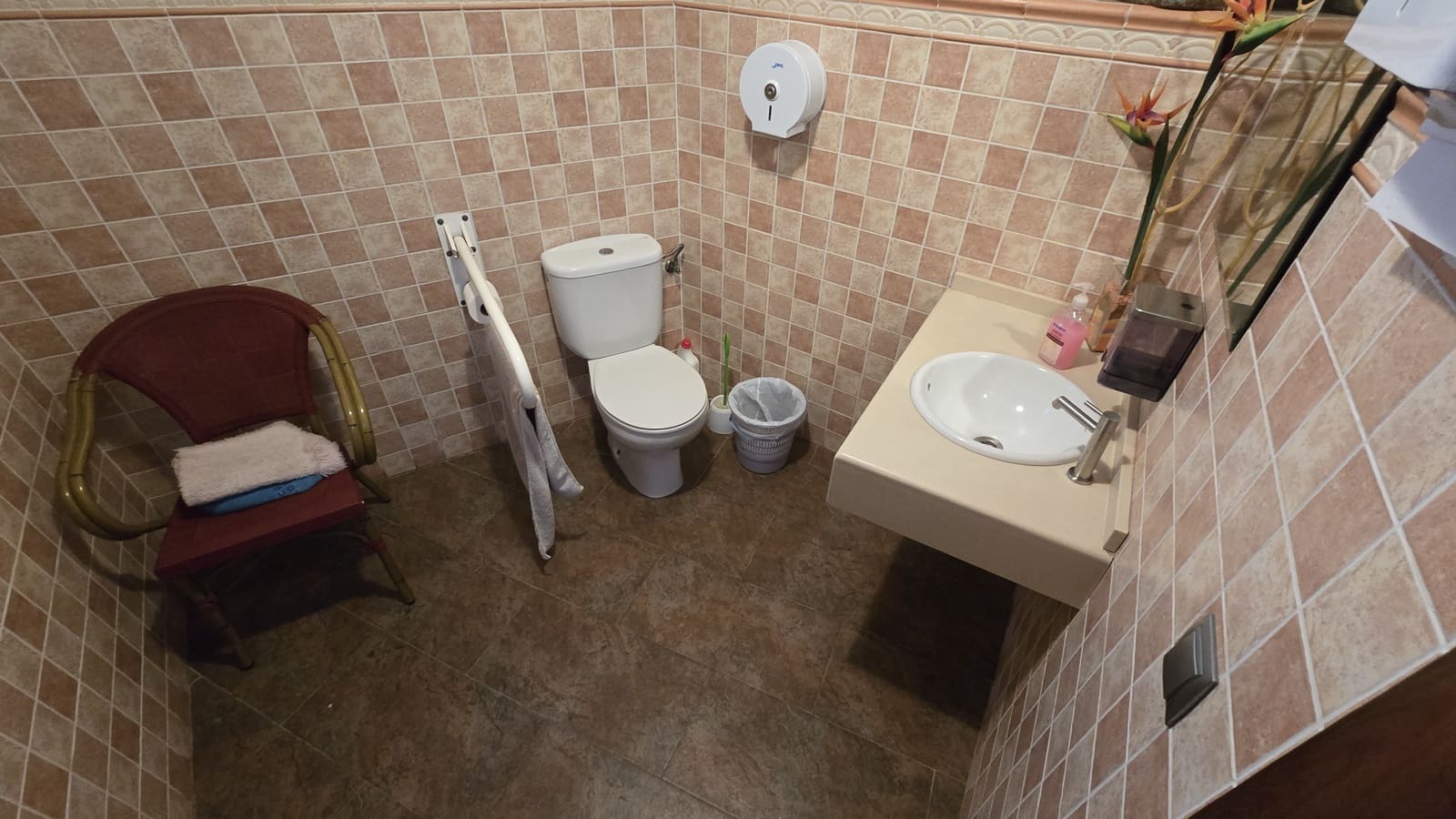 4 soveværelse Byhus til salg i Sax med swimmingpool garage - € 415.000 (Ref: 8646983)