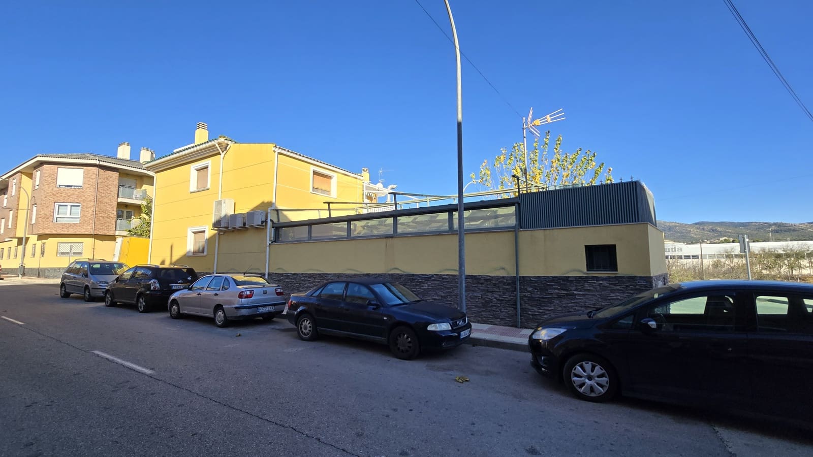 4 soveværelse Byhus til salg i Sax med swimmingpool garage - € 415.000 (Ref: 8646983)