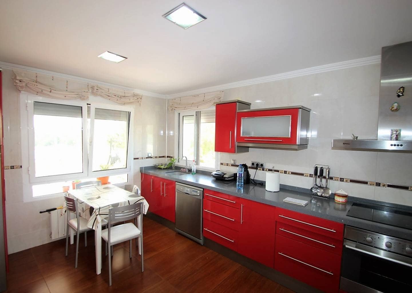 4 slaapkamer Villa te koop in Sax - € 350.000 (Ref: 8707320)