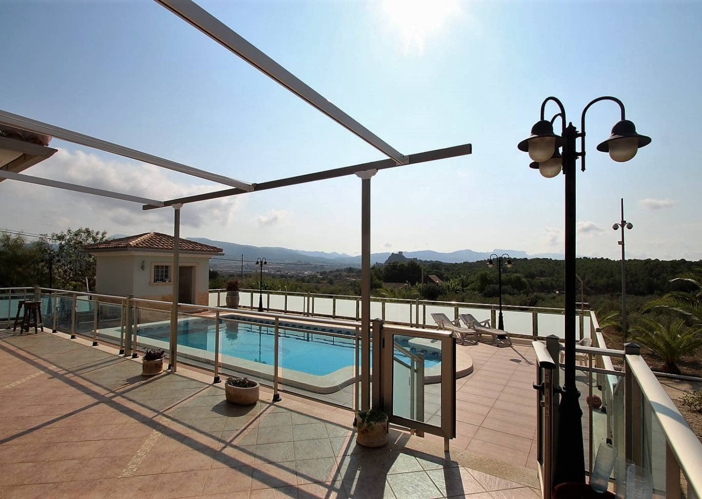 4 slaapkamer Villa te koop in Sax - € 350.000 (Ref: 8707320)