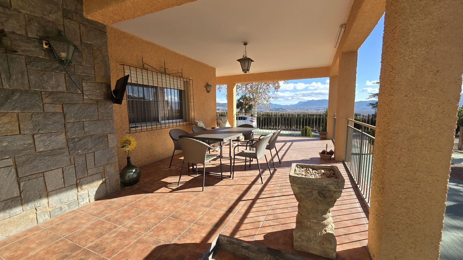 4 soveværelse Finca/Landehus til salg i Salinas med swimmingpool - € 470.000 (Ref: 8716354)