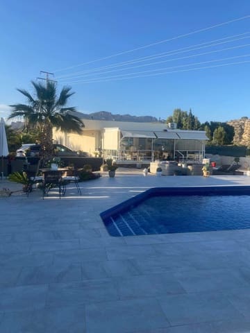 Finca/Casa Rural de 5 habitaciones en Jijona / Xixona en venta con piscina garaje - 439.000 € (Ref: 8780705)