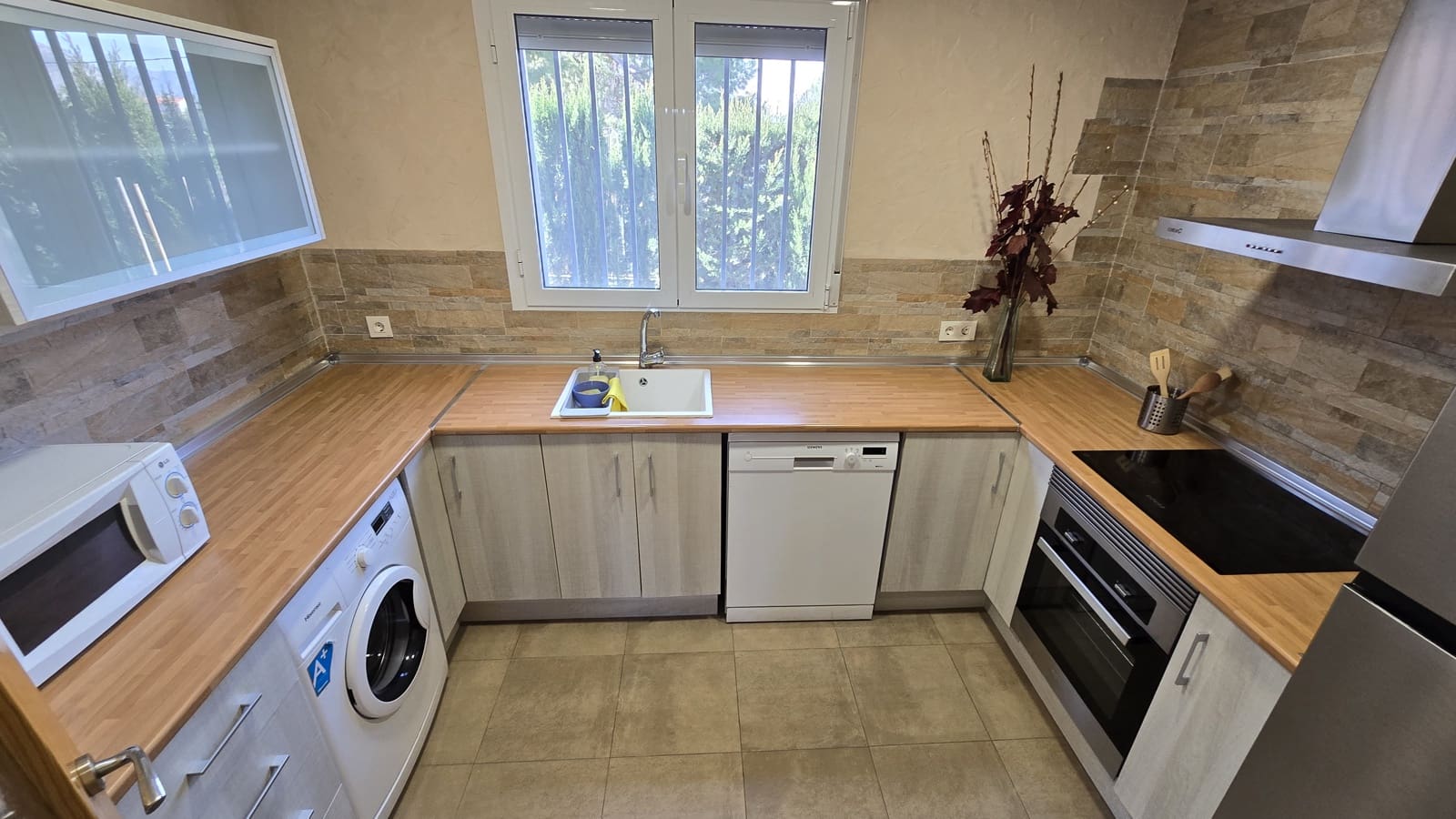 3 soveværelse Finca/Landehus til salg i Elda - € 230.000 (Ref: 8820576)