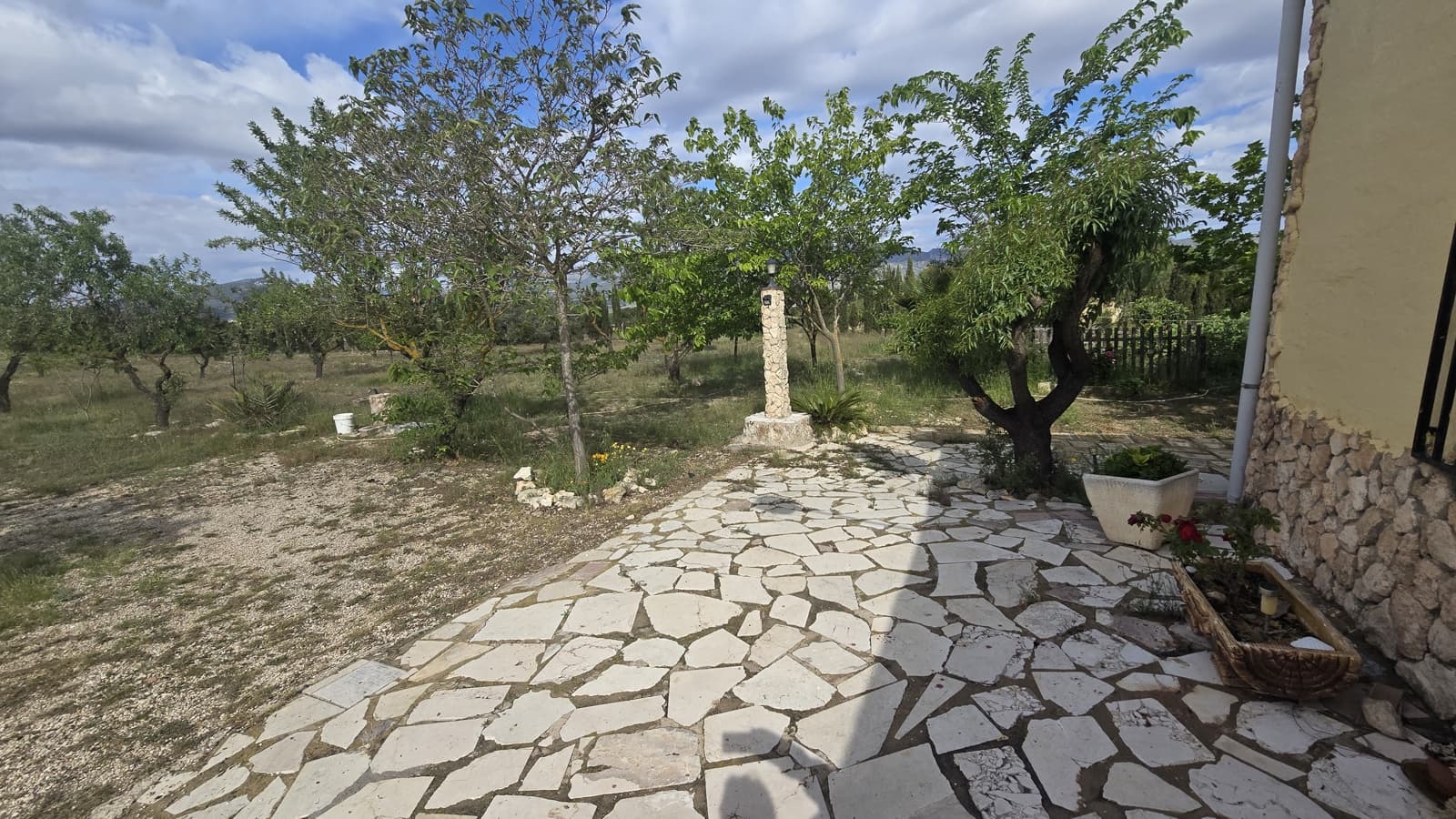 5 soveværelse Finca/Landehus til salg i Salinas med garage - € 189.000 (Ref: 9000177)