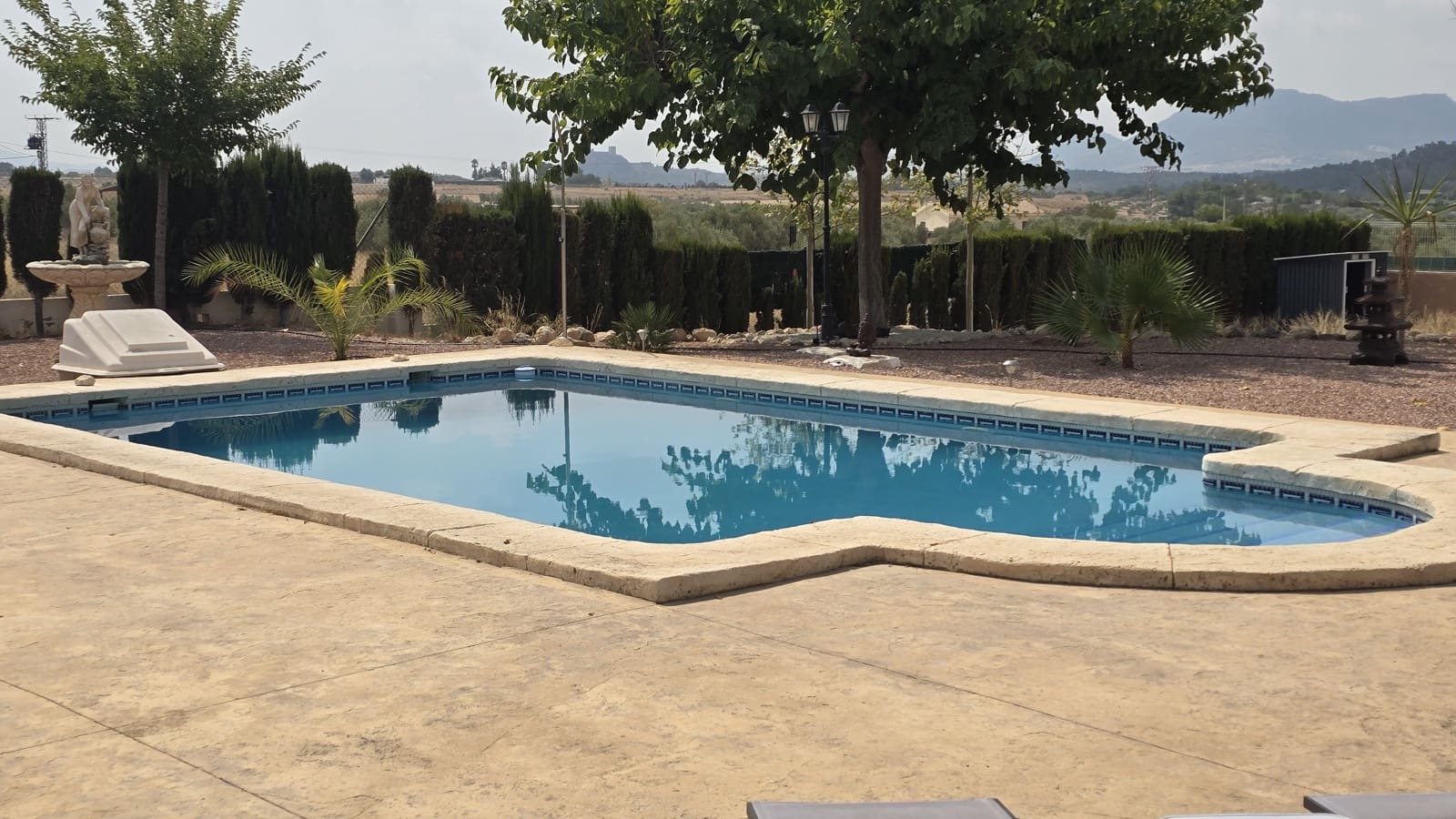 3 soveværelse Villa til salg i Sax med swimmingpool garage - € 399.999 (Ref: 9192992)