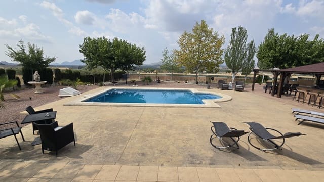 Chalet de 3 habitaciones en Sax en venta con piscina garaje - 399.999 € (Ref: 9192992)