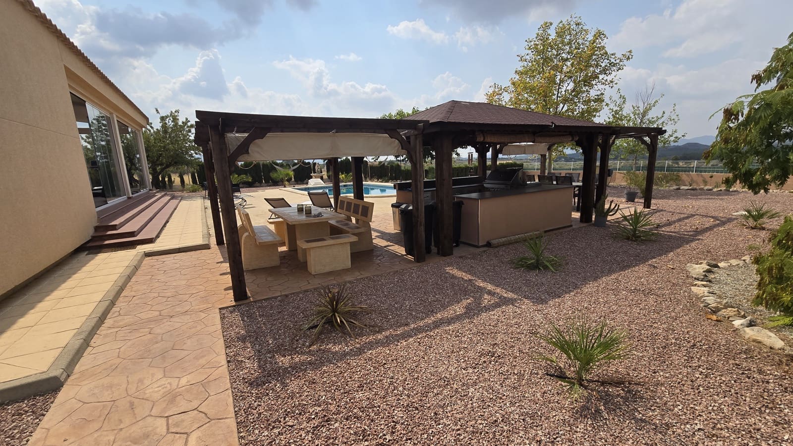 3 soveværelse Villa til salg i Sax med swimmingpool garage - € 399.999 (Ref: 9192992)