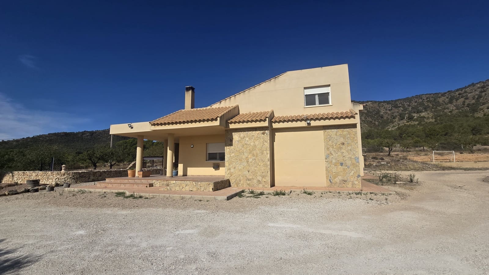 4 soveværelse Finca/Landehus til salg i Salinas med swimmingpool - € 339.000 (Ref: 9199916)