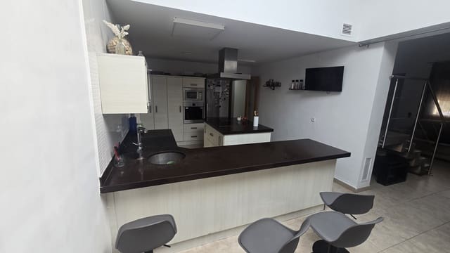 4 slaapkamer Finca/Landhuis te koop in Salinas met zwembad - € 339.000 (Ref: 9199916)