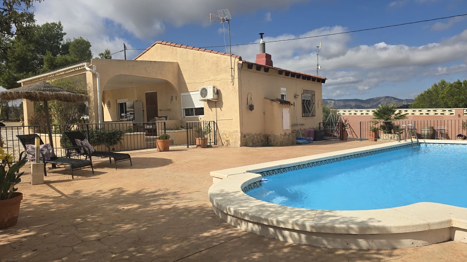5 bedroom Finca/Country House for sale in Sax with pool garage - € 374,950 (Ref: 9289624)