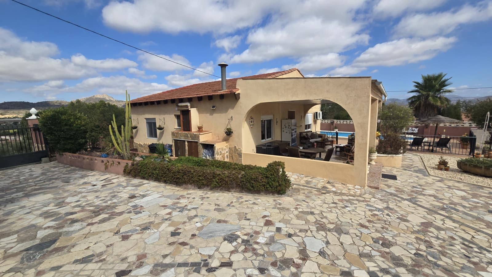 5 bedroom Finca/Country House for sale in Sax with pool garage - € 374,950 (Ref: 9289624)