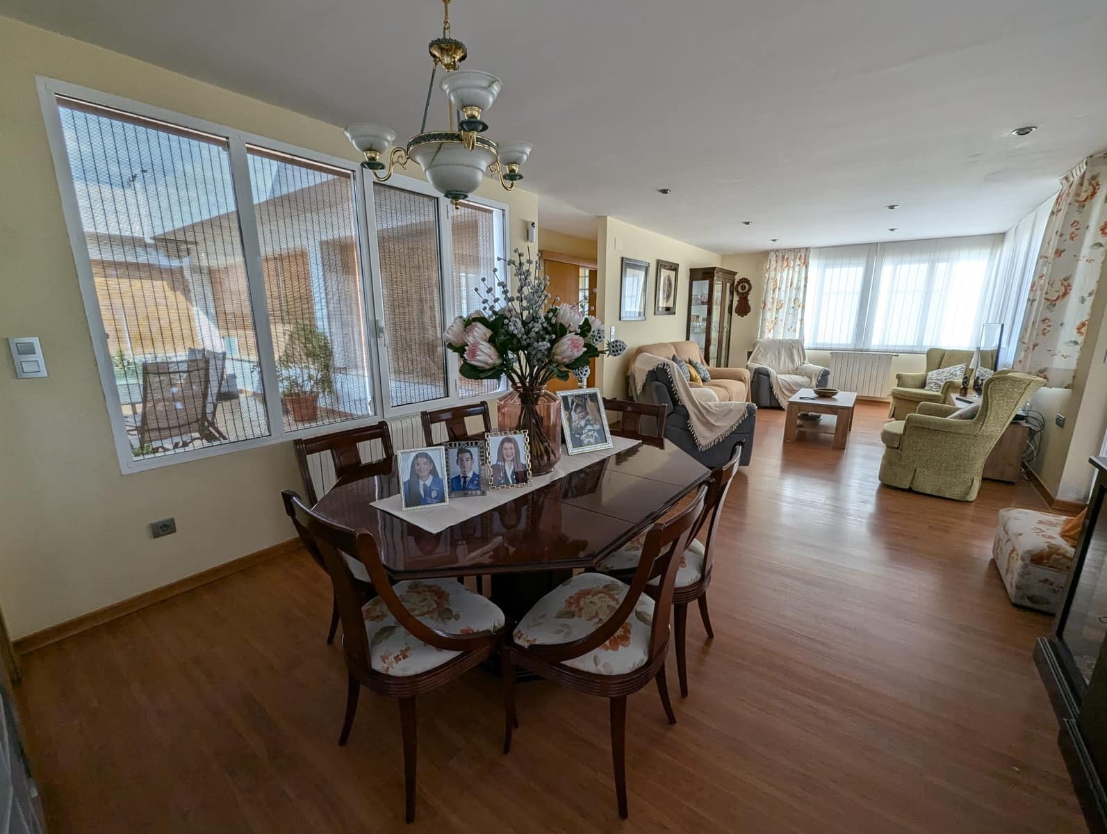 3 chambre Villa/Maison à vendre à Sax avec piscine garage - 325 000 € (Ref: 9386693)