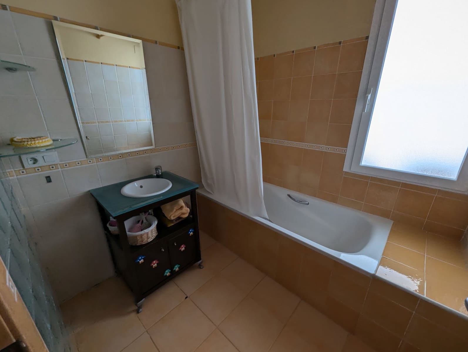 3 soveværelse Villa til salg i Sax med swimmingpool garage - € 298.000 (Ref: 9386693)