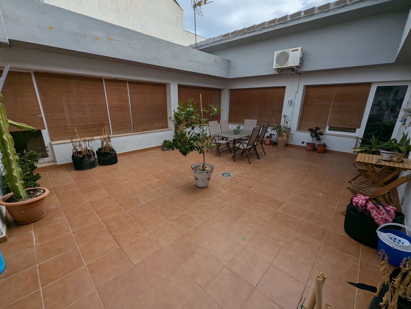 3 soveværelse Villa til salg i Sax med swimmingpool garage - € 298.000 (Ref: 9386693)