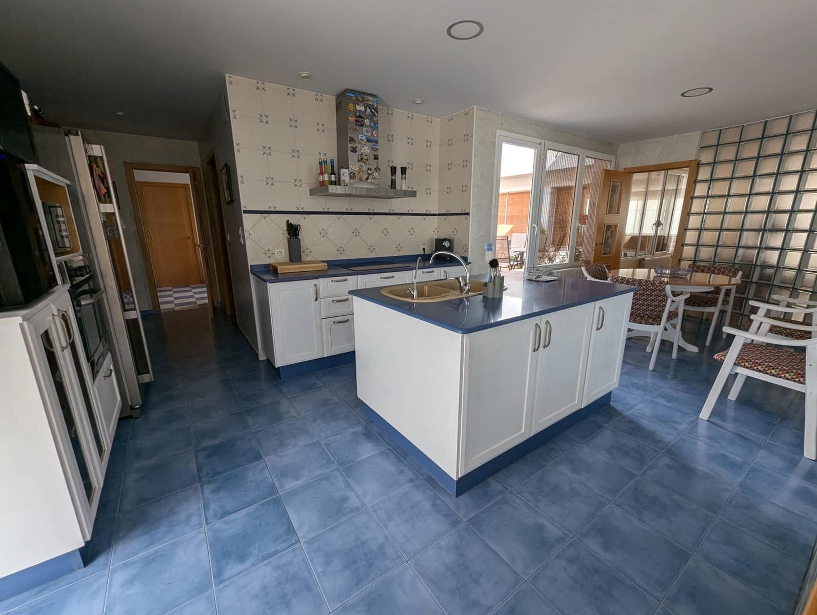 3 soveværelse Villa til salg i Sax med swimmingpool garage - € 298.000 (Ref: 9386693)