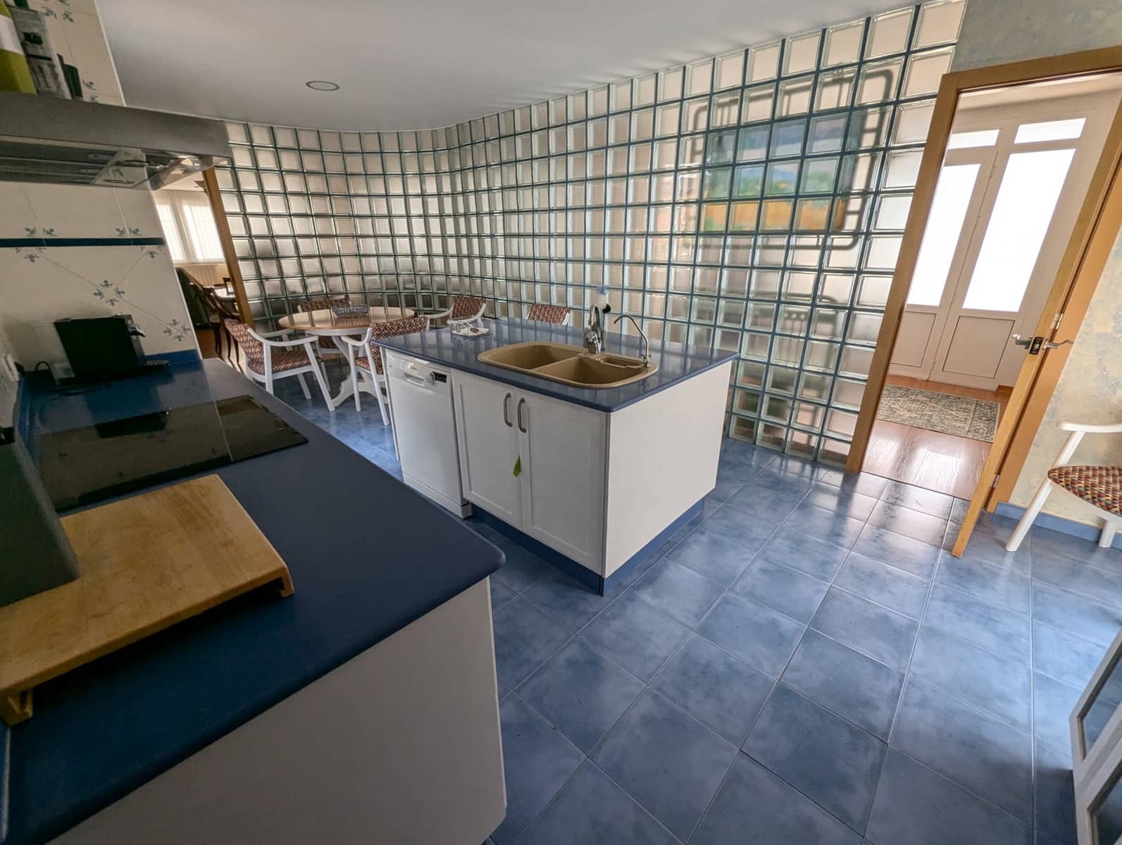 3 soveværelse Villa til salg i Sax med swimmingpool garage - € 298.000 (Ref: 9386693)
