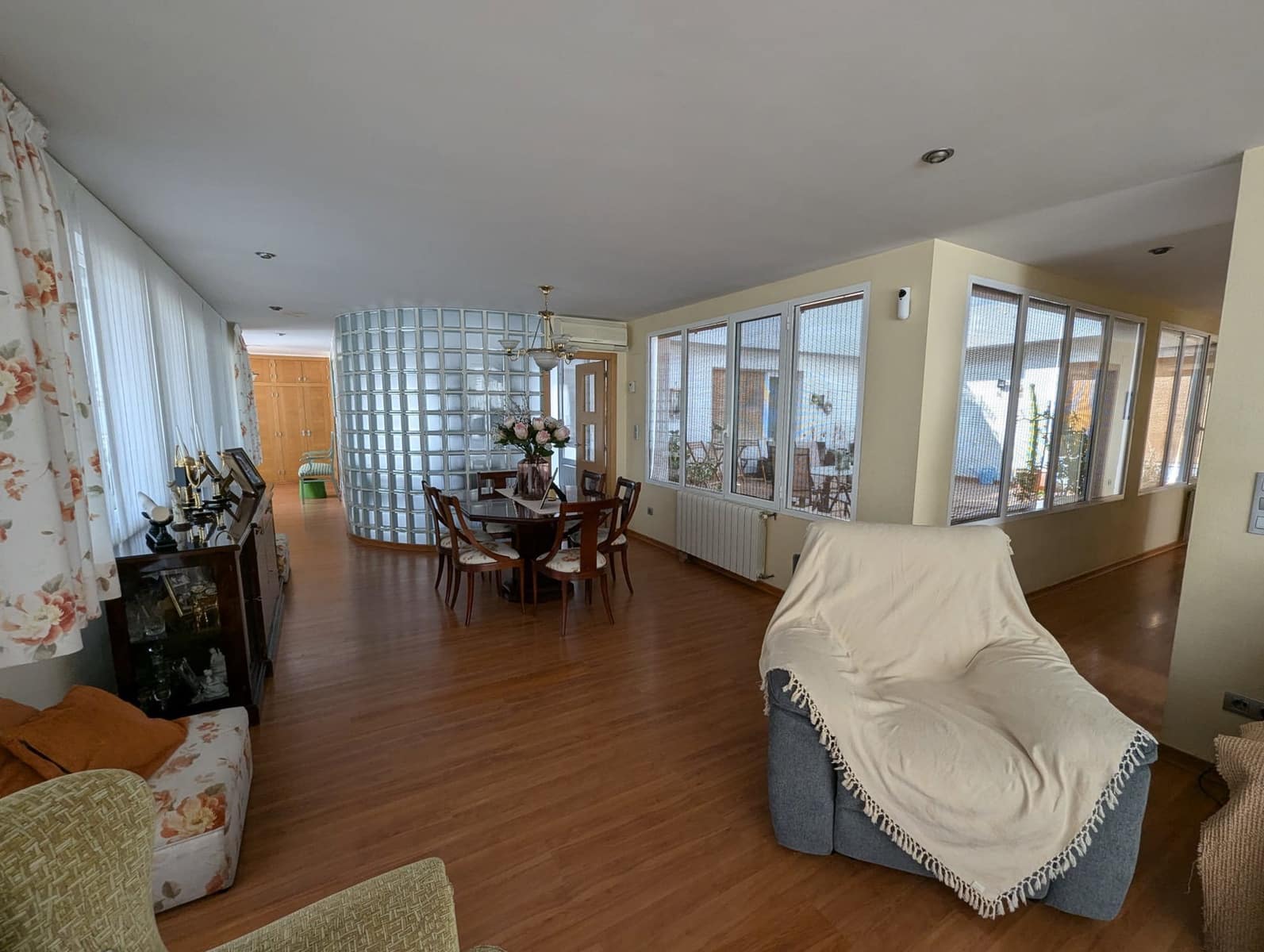 3 soveværelse Villa til salg i Sax med swimmingpool garage - € 298.000 (Ref: 9386693)