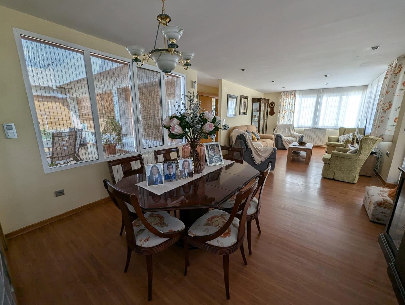 3 soveværelse Villa til salg i Sax med swimmingpool garage - € 298.000 (Ref: 9386693)