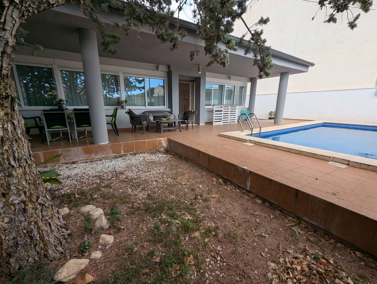 3 soveværelse Villa til salg i Sax med swimmingpool garage - € 298.000 (Ref: 9386693)