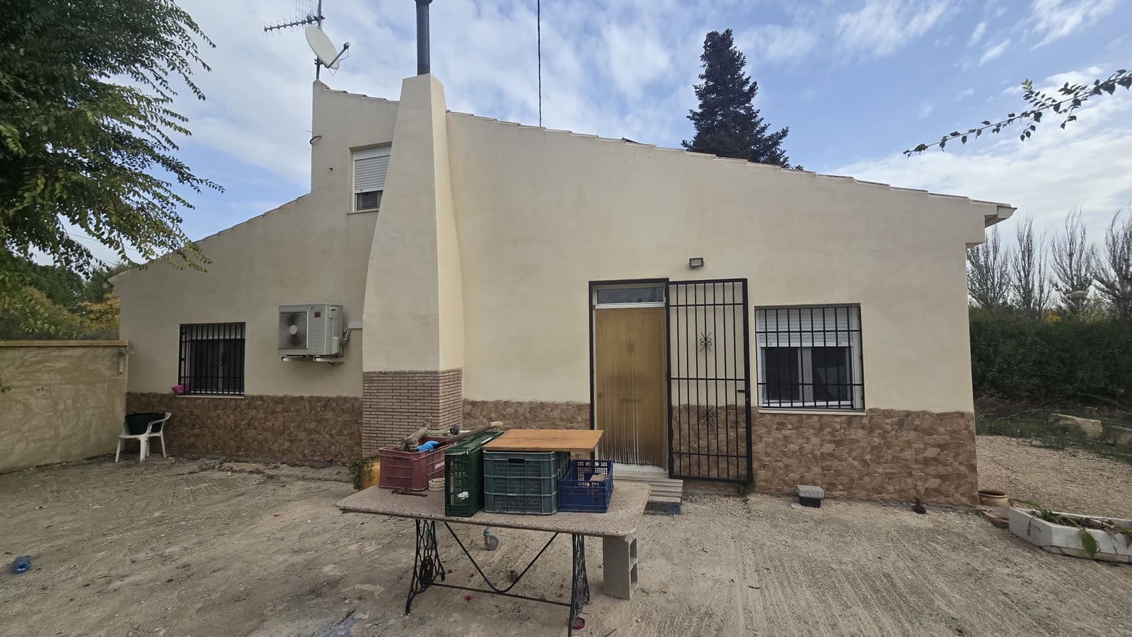 5 slaapkamer Finca/Landhuis te koop in Villena met zwembad garage - € 249.999 (Ref: 9394242)