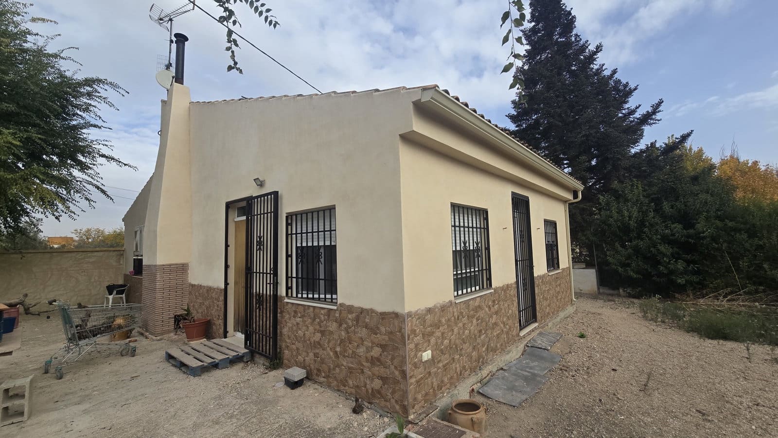 5 slaapkamer Finca/Landhuis te koop in Villena met zwembad garage - € 249.999 (Ref: 9394242)