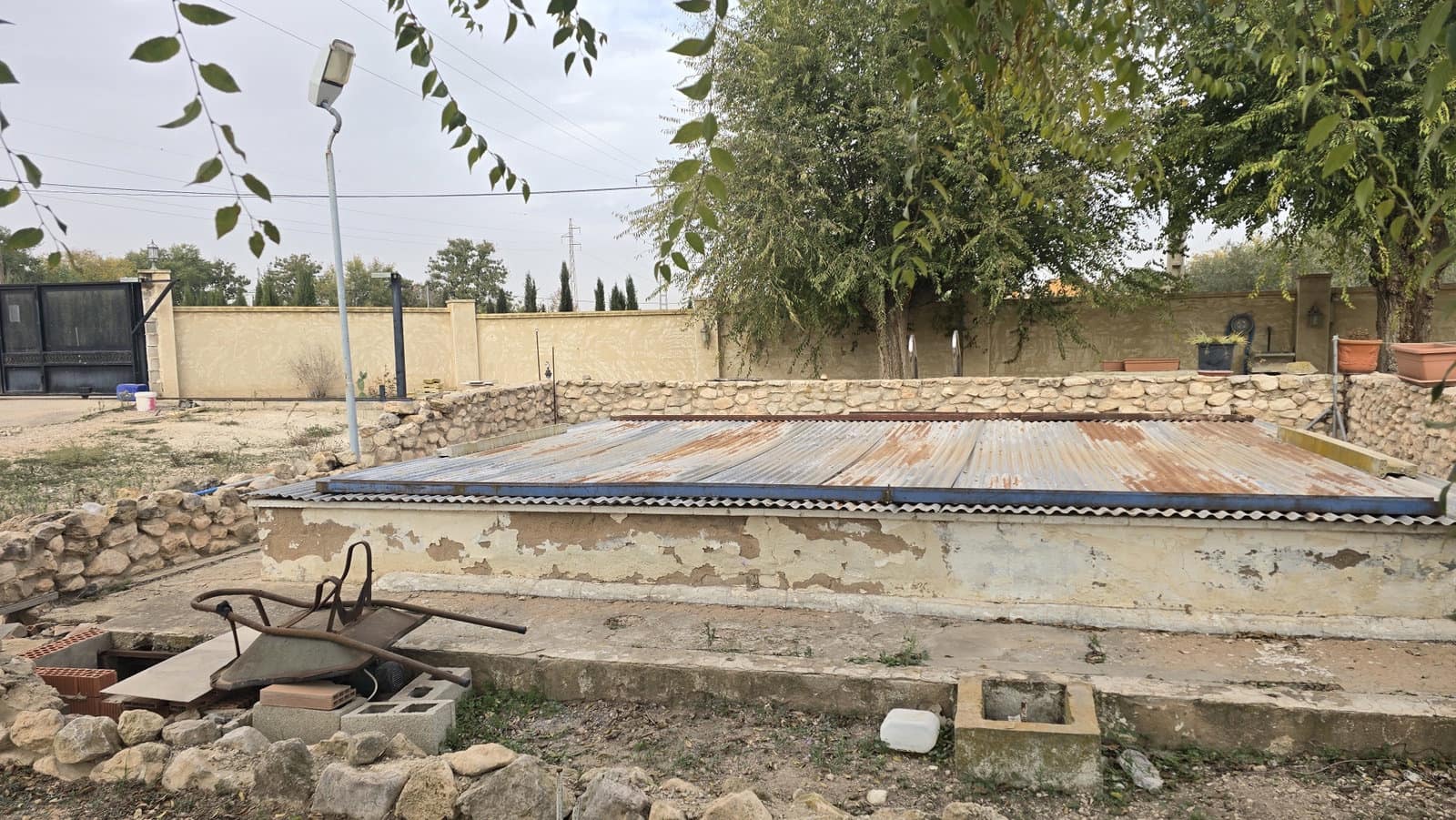 5 slaapkamer Finca/Landhuis te koop in Villena met zwembad garage - € 249.999 (Ref: 9394242)