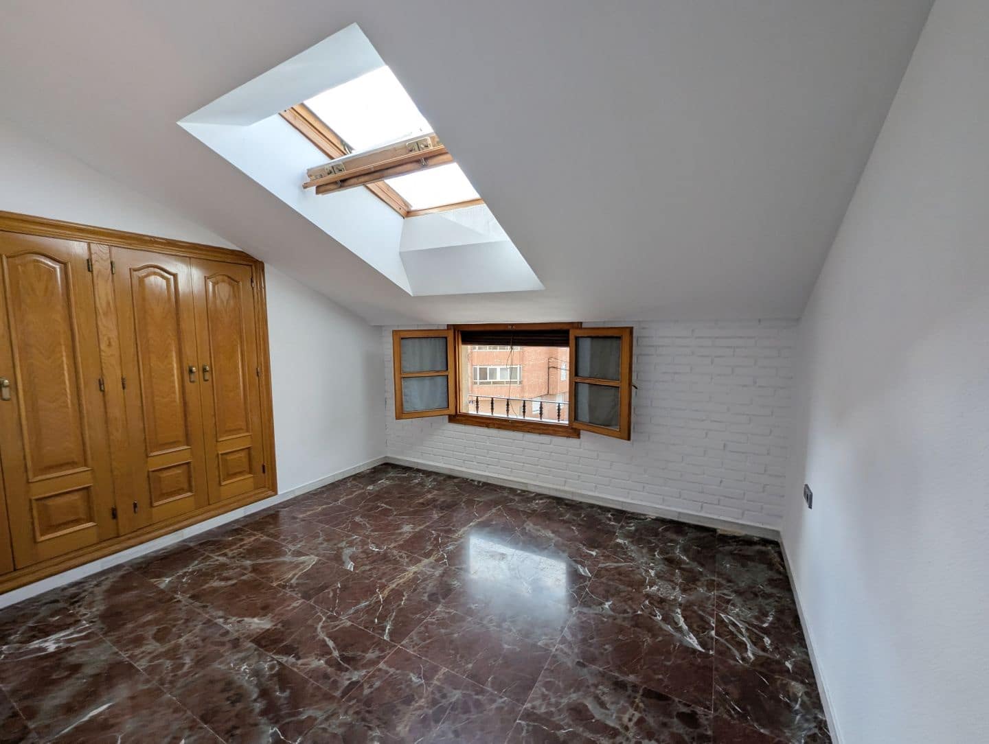 4 quarto Casa em Banda para venda em Sax com garagem - 249 000 € (Ref: 9449687)