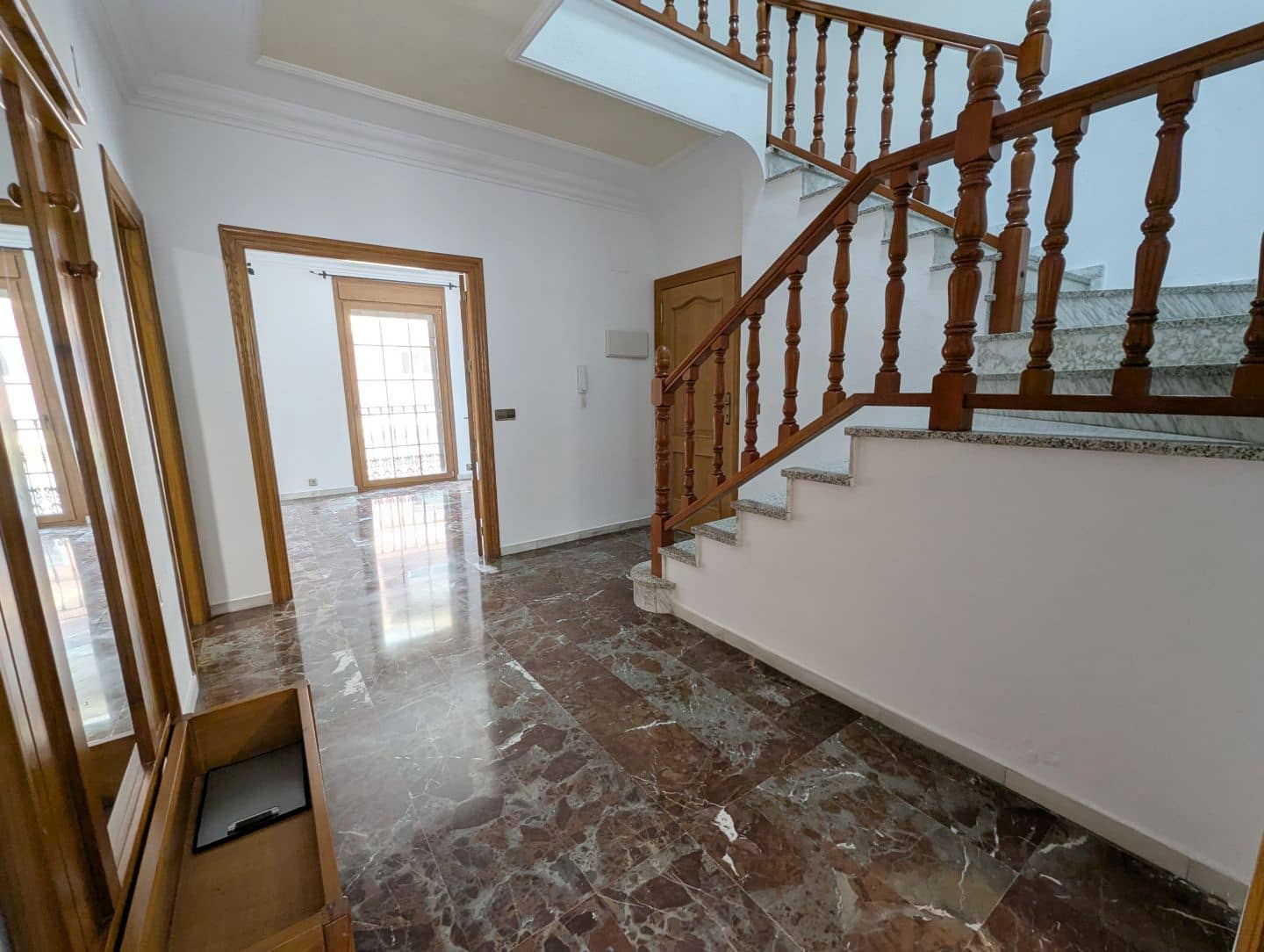 4 quarto Casa em Banda para venda em Sax com garagem - 249 000 € (Ref: 9449687)