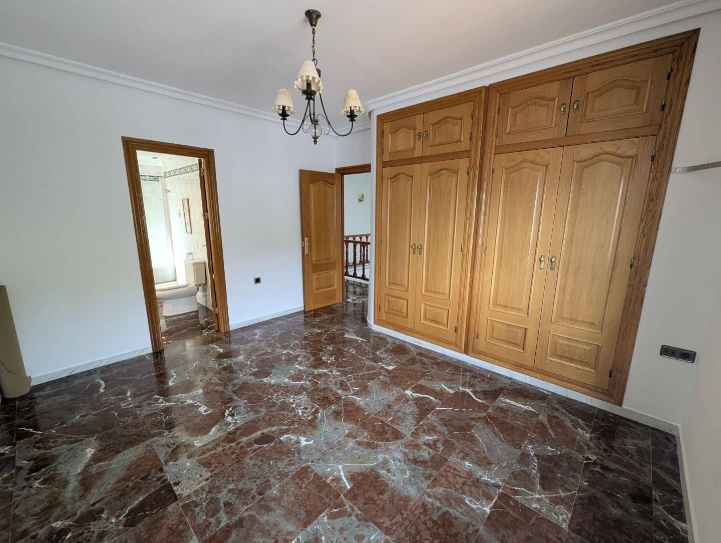 4 quarto Casa em Banda para venda em Sax com garagem - 249 000 € (Ref: 9449687)