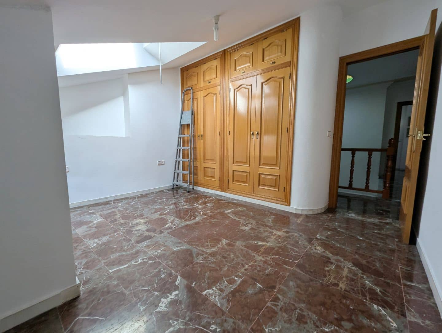 4 quarto Casa em Banda para venda em Sax com garagem - 249 000 € (Ref: 9449687)