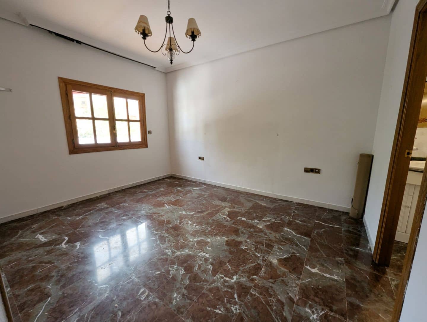 4 quarto Casa em Banda para venda em Sax com garagem - 249 000 € (Ref: 9449687)