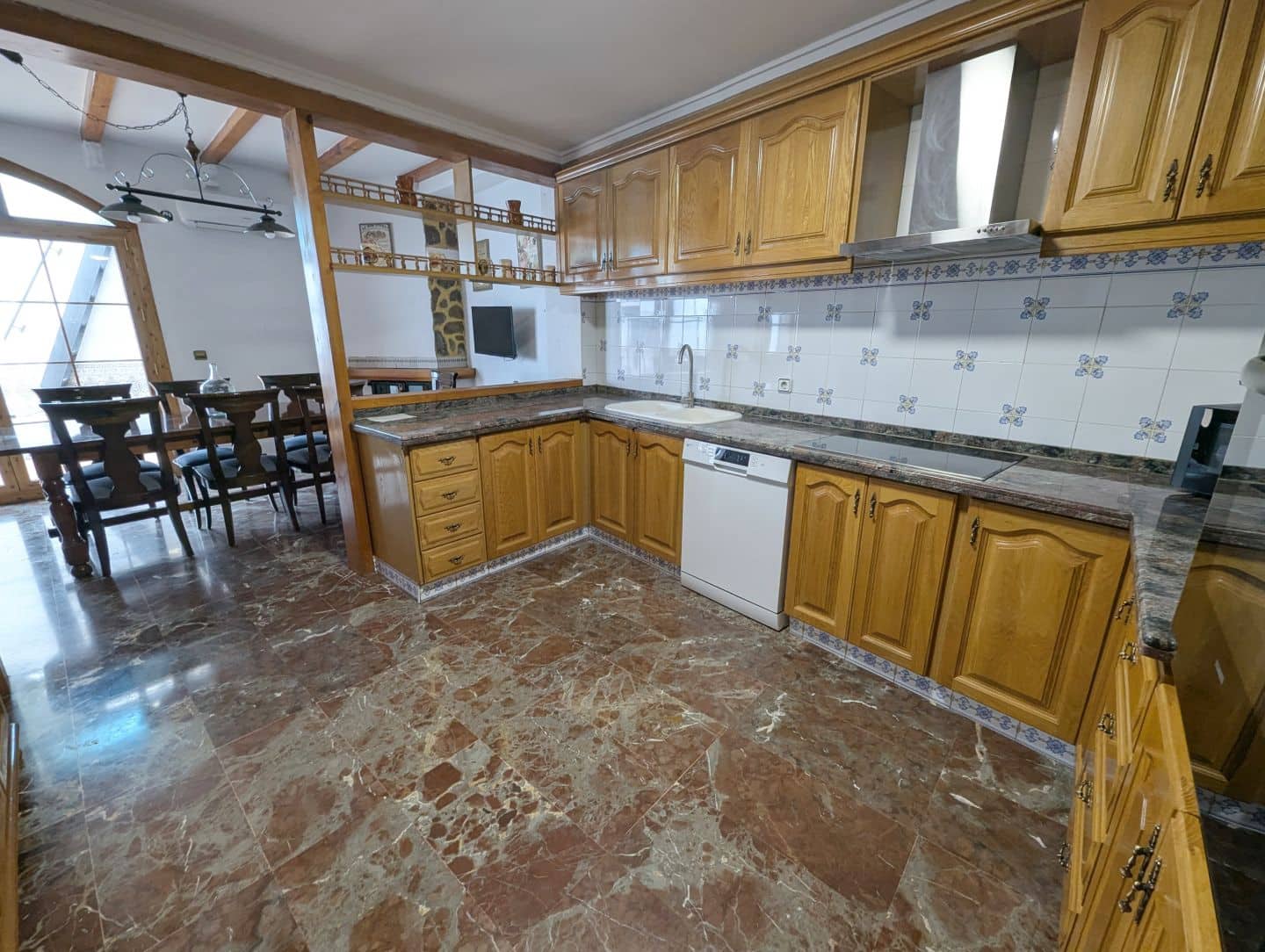 4 quarto Casa em Banda para venda em Sax com garagem - 249 000 € (Ref: 9449687)