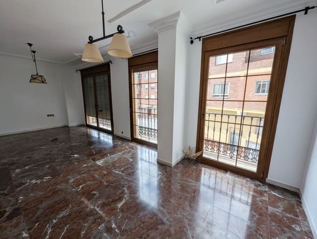 4 soveværelse Byhus til salg i Sax med garage - € 249.000 (Ref: 9449687)
