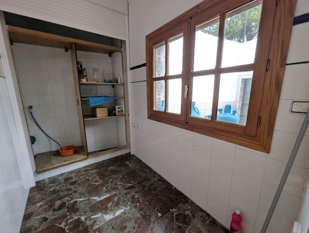 4 soveværelse Byhus til salg i Sax med garage - € 249.000 (Ref: 9449687)