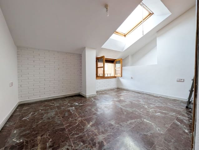 4 soveværelse Byhus til salg i Sax med garage - € 249.000 (Ref: 9449687)